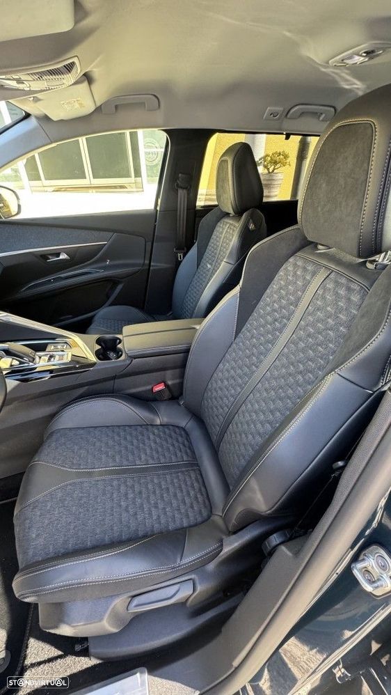 Peugeot 5008 1.2 PureTech Allure Pack EAT8 - 24