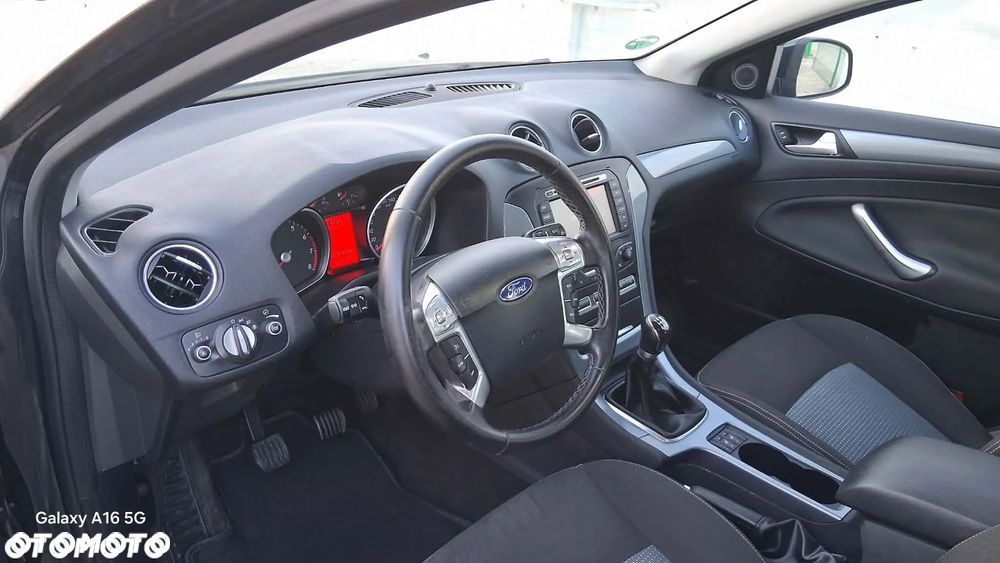 Ford Mondeo 2.0 FF Titanium - 12