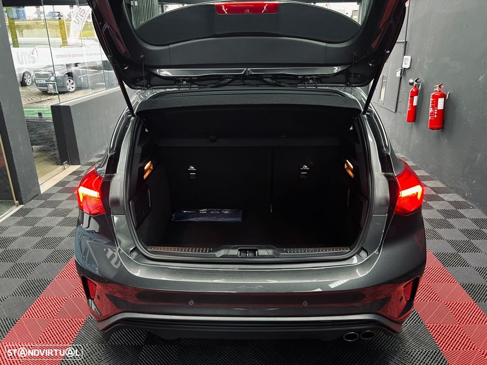 Ford Focus 1.0 EcoBoost ST-Line - 26