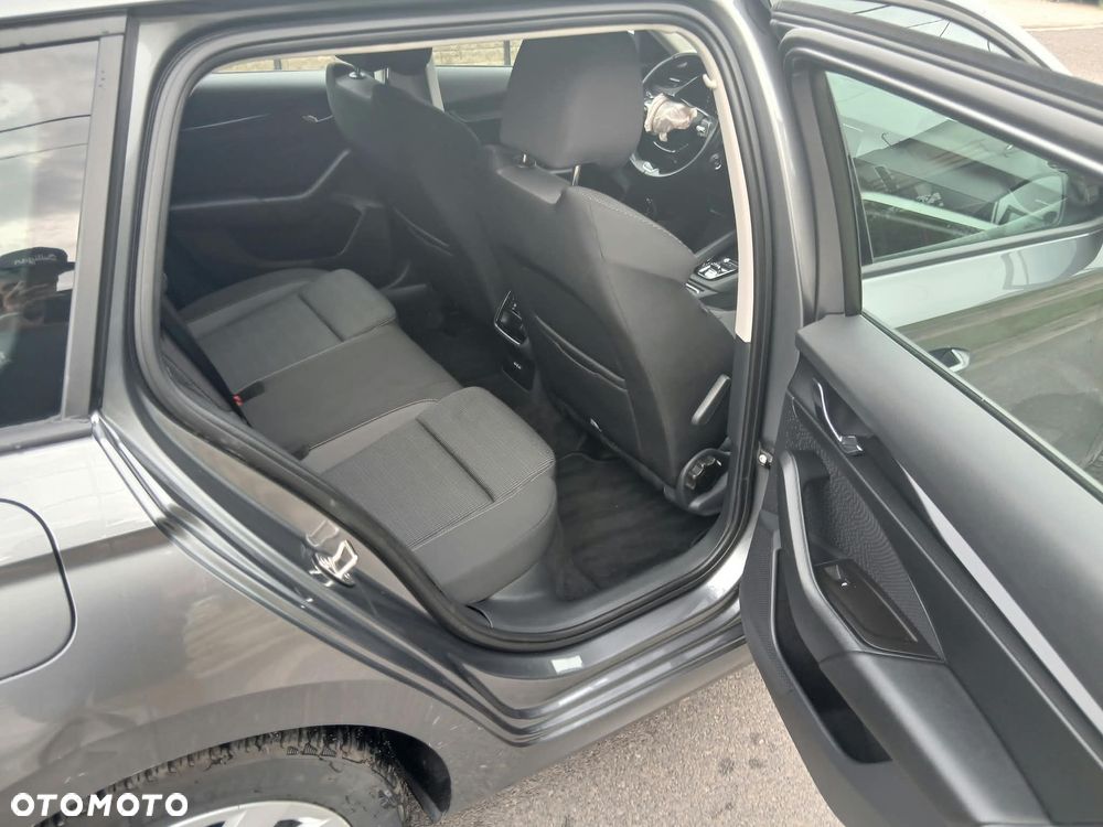 Skoda Octavia 2.0 TDI Sportline DSG - 25