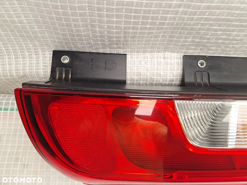 lampa tyl tylna prawa fiat doblo II lift III 2015- wersja z drzwi 51910540 europa orginal demontaz - 5