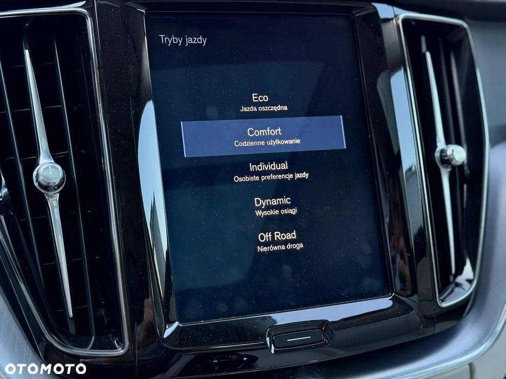 Volvo XC 60 B5 B Momentum - 20