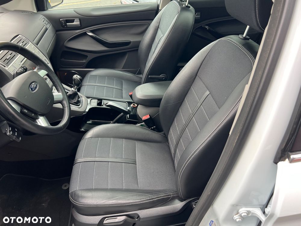 Ford Kuga - 15