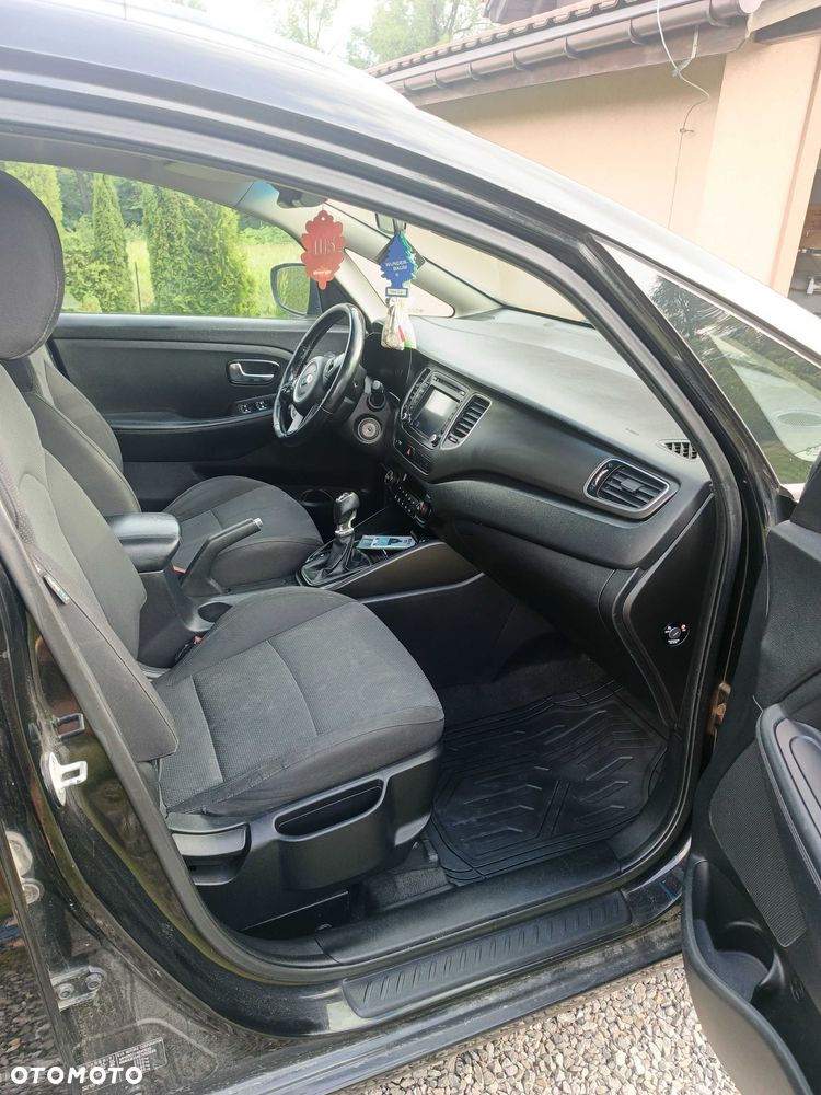 Kia Carens - 2