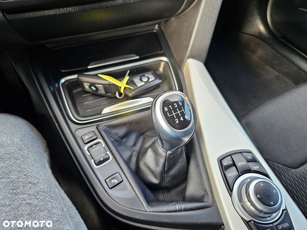 BMW Seria 3 318d Modern Line - 23