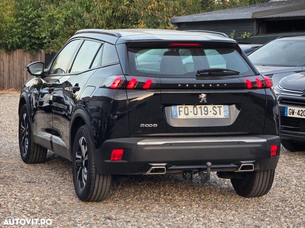 Peugeot 2008 PureTech 130 EAT8 GT - 12