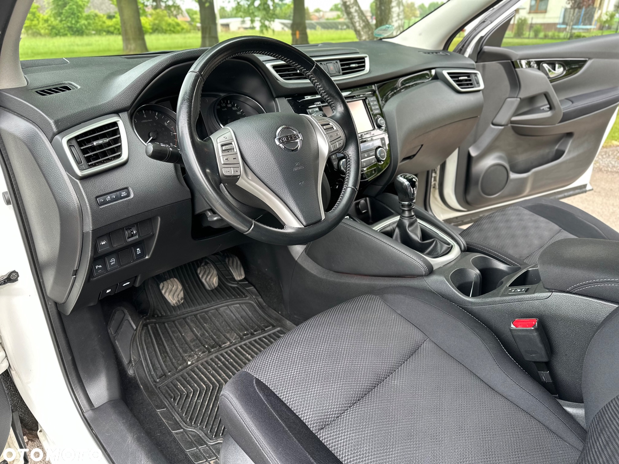 Nissan Qashqai 1.6 DIG-T N-Connecta - 9