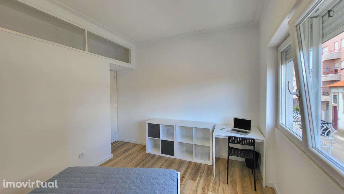 Quarto - localizado em Rio Tinto Porto - Grande imagem: 5/21