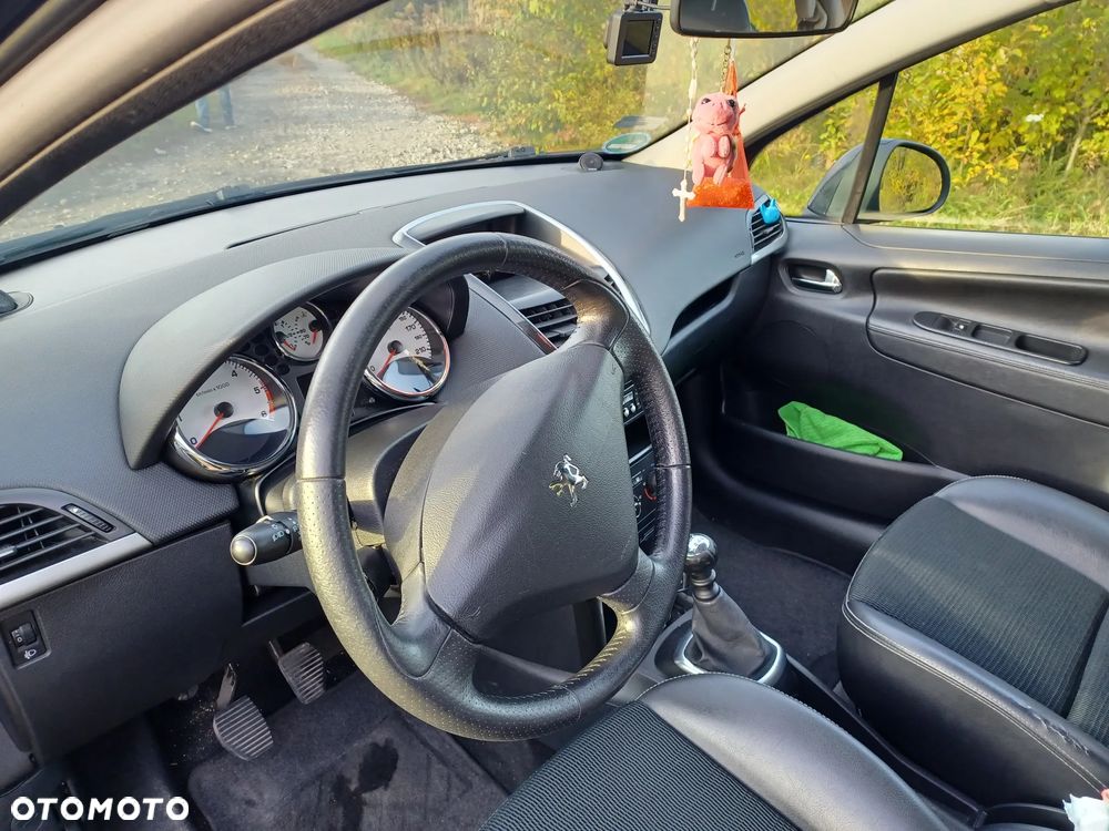 Peugeot 207 - 6