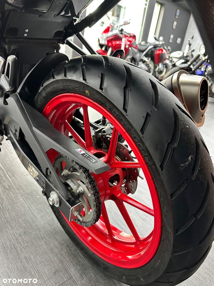 Suzuki GSX - 29