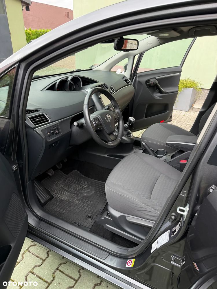 Toyota Verso 1.8 Premium 7os - 9