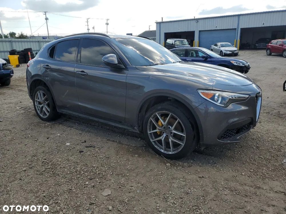 Alfa Romeo Stelvio 2.0 Turbo 16V AT8-Q4 Ti - 1