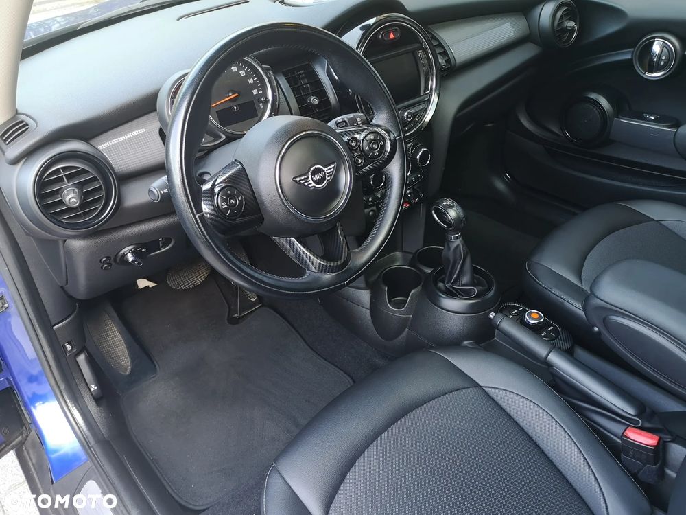 MINI Cooper Standard - 14