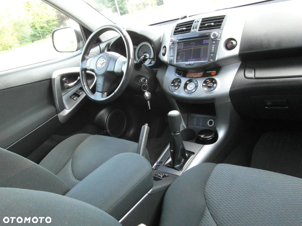 Toyota RAV4 2.0 VVT-i Sol - 19