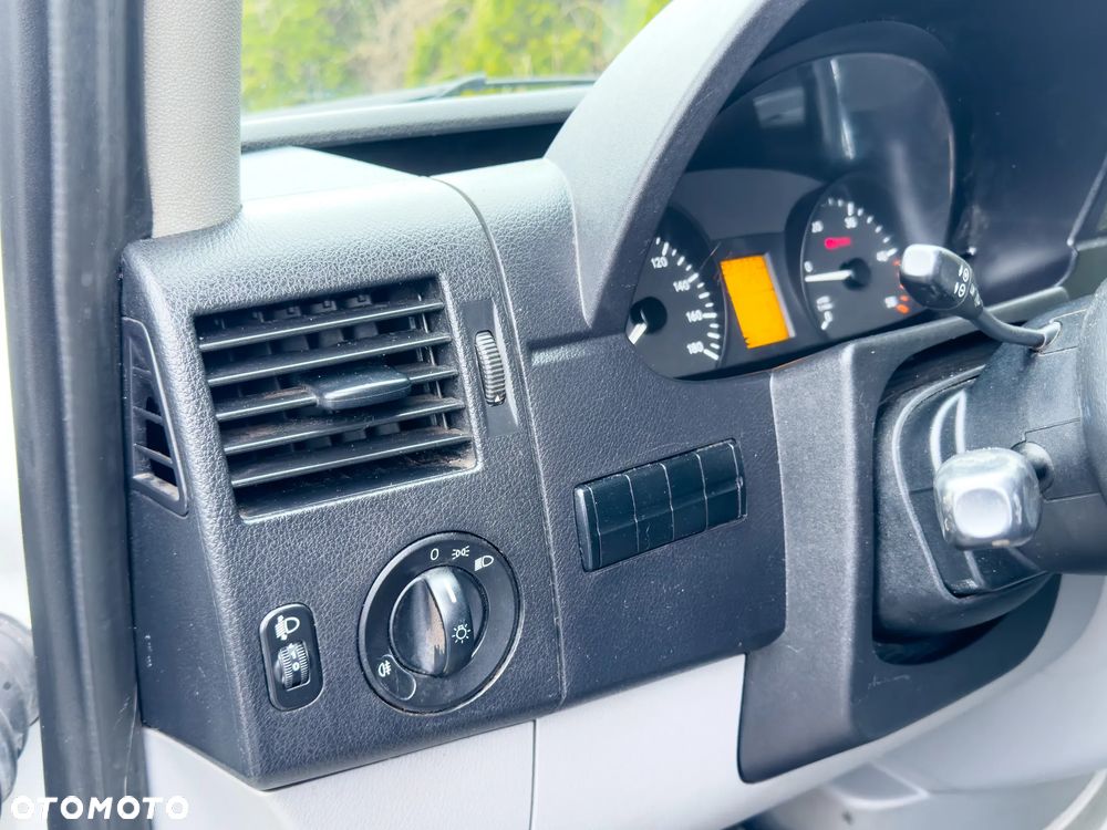 Mercedes-Benz SPRINTER - 25