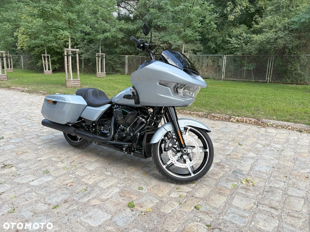 Harley-Davidson Touring Road Glide - 1