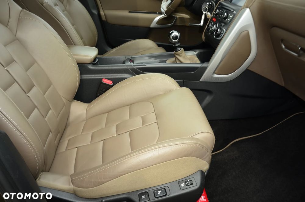 Citroën DS4 e-HDi 115 SoChic - 22
