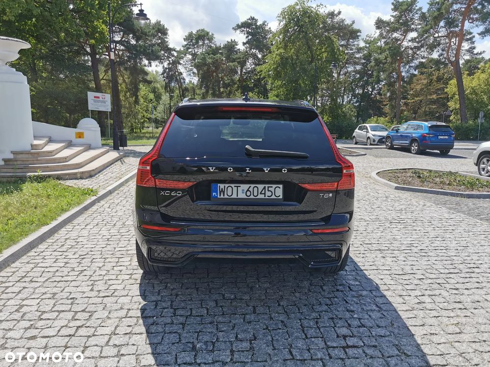 Volvo XC 60 T8 AWD Ultra Black Edition - 4