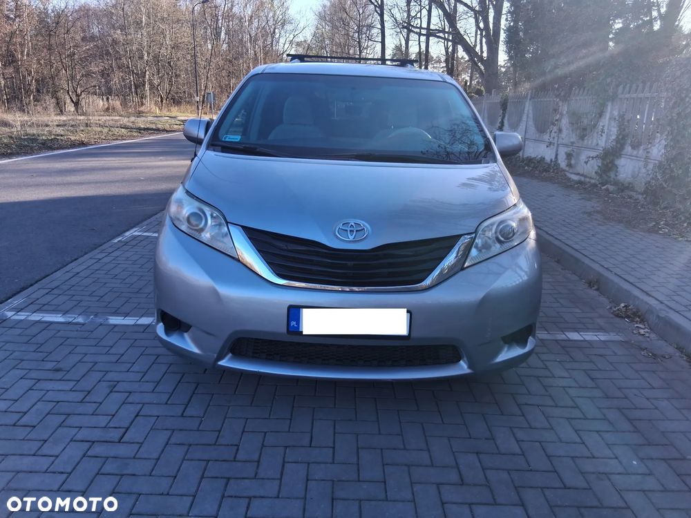 Toyota Sienna 3.5 V6 - 2