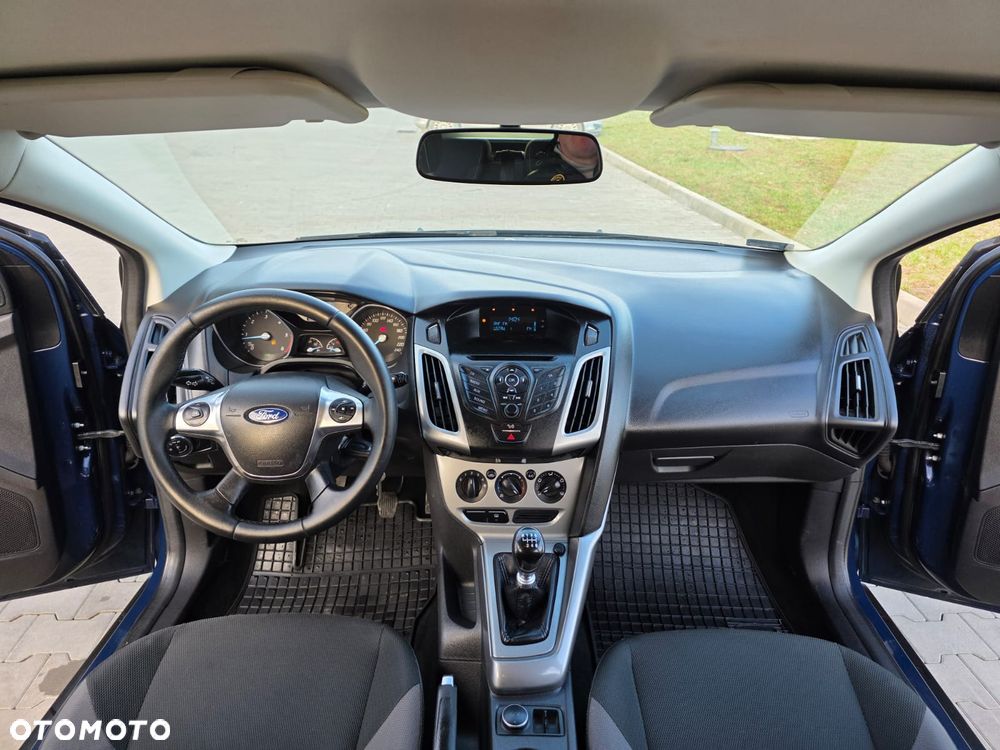 Ford Focus 1.6 TDCi DPF SYNC Edition - 18