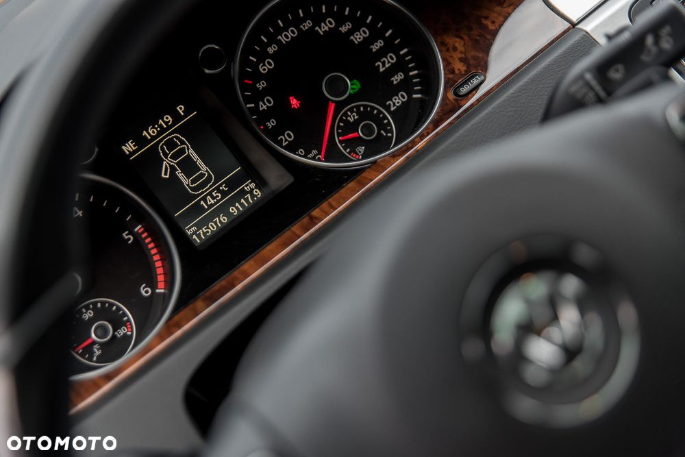 Volkswagen Passat CC - 26