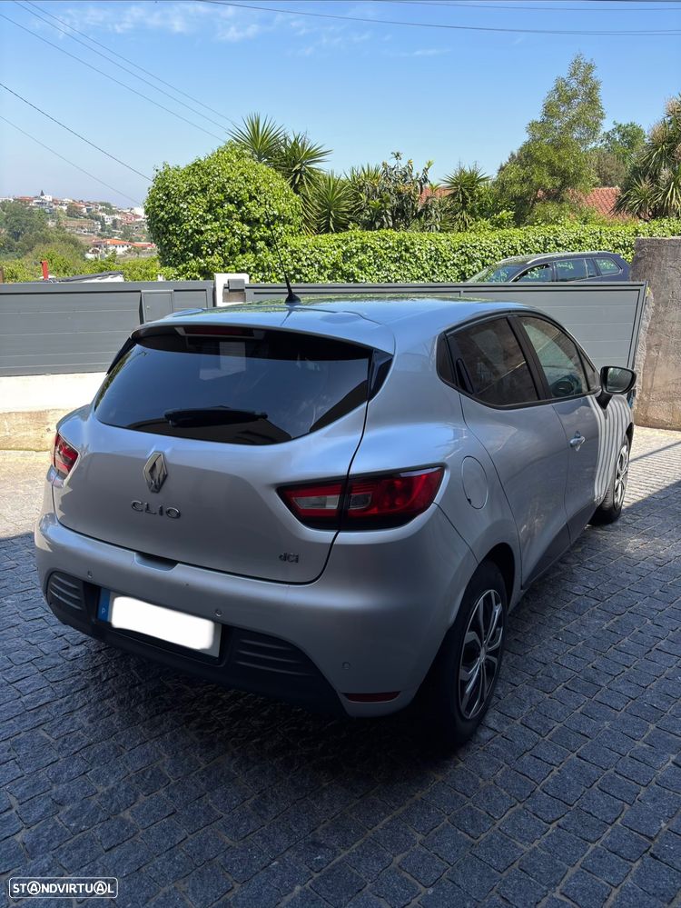 Renault CLIO - 2