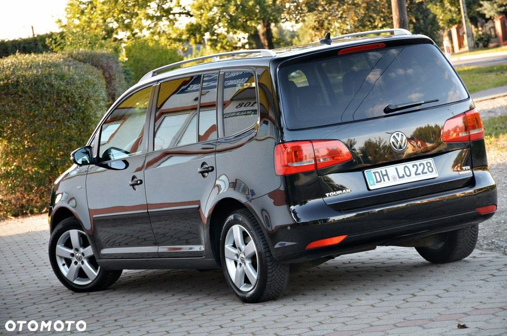 Volkswagen Touran - 10