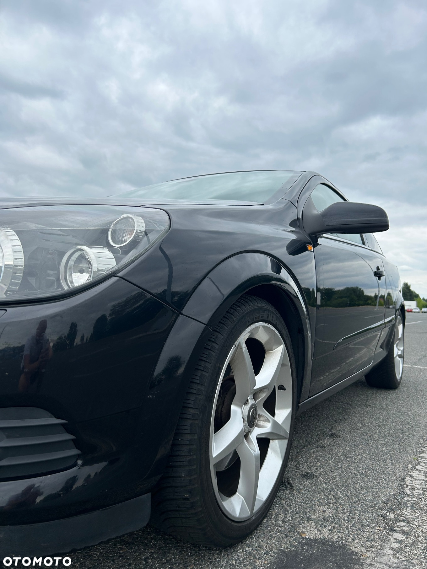 Opel Astra III GTC 2.0 T Cosmo - 19