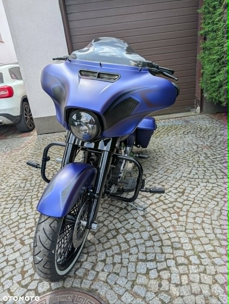 Harley-Davidson Touring Street Glide - 2