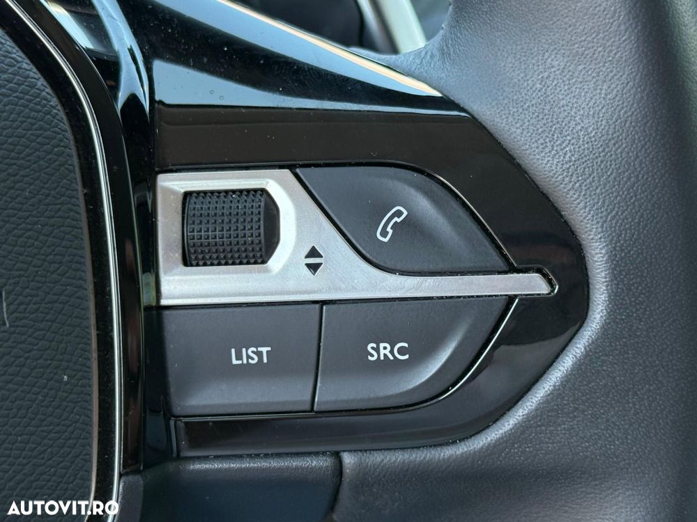 Peugeot 2008 1.2 L PureTech STT EAT8 Allure - 14