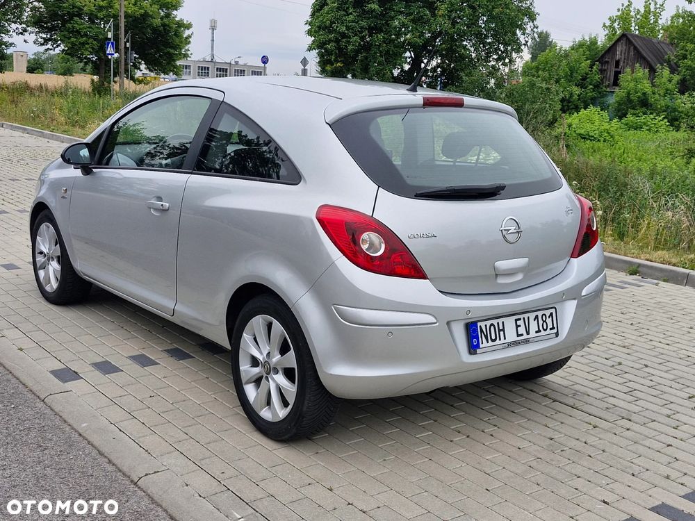 Opel Corsa 1.4 16V Innovation - 4