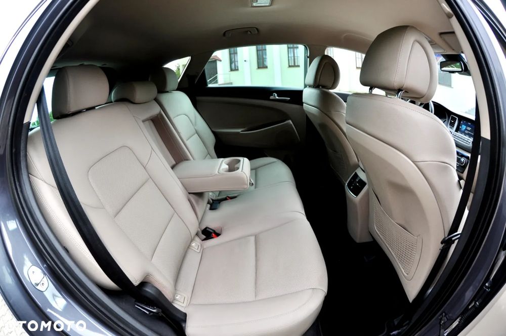 Hyundai Tucson 1.7 CRDI BlueDrive Style 2WD - 22