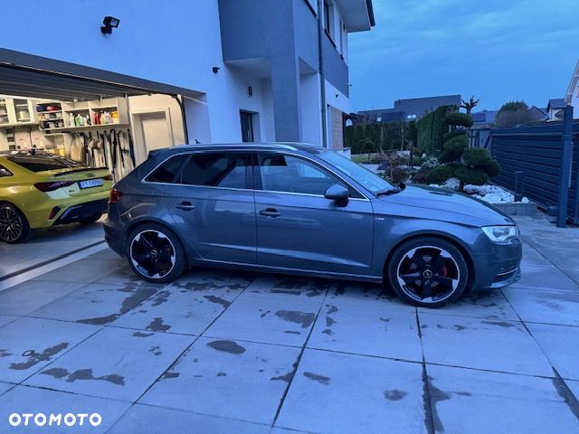 Audi A3 Sportback 2.0 TDI S tronic Ambiente - 2