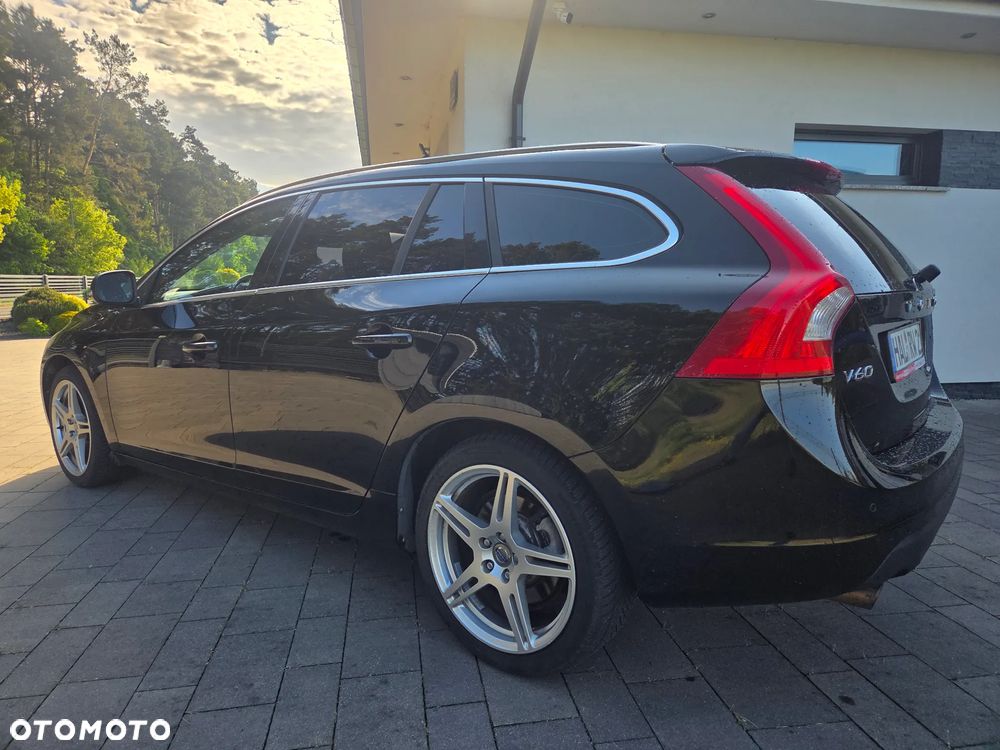 Volvo V60 D4 Geartronic Summum - 4