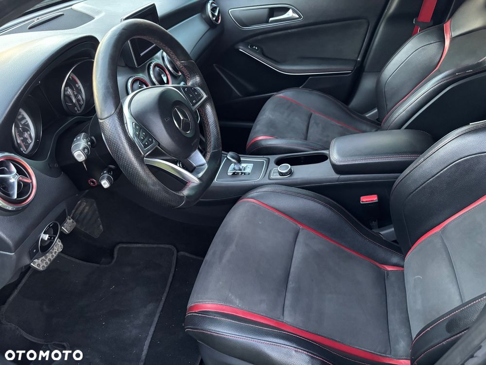 Mercedes-Benz GLA 45 AMG 4Matic 7G-DCT Edition 1 - 12