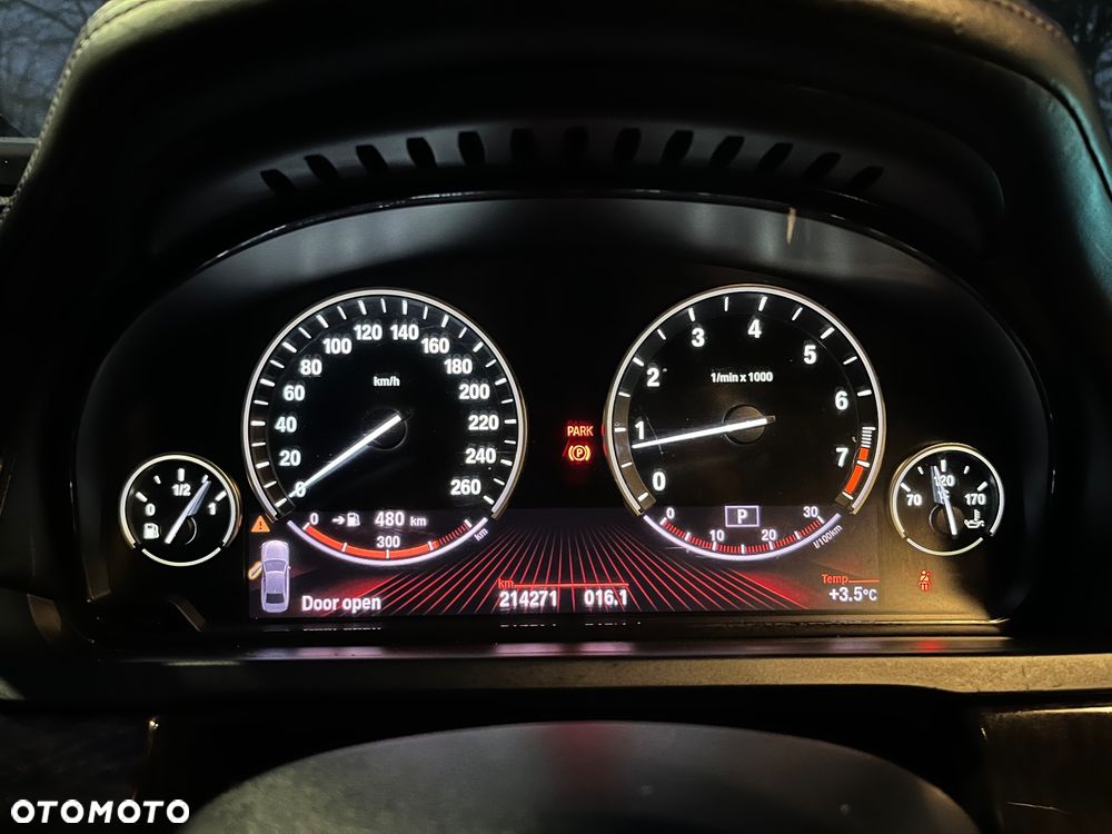 BMW Seria 7 750i - 29