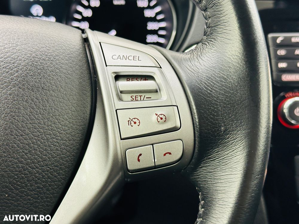 Nissan X-Trail 1.6 dCi ALL-MODE 4x4i N-Connecta - 31
