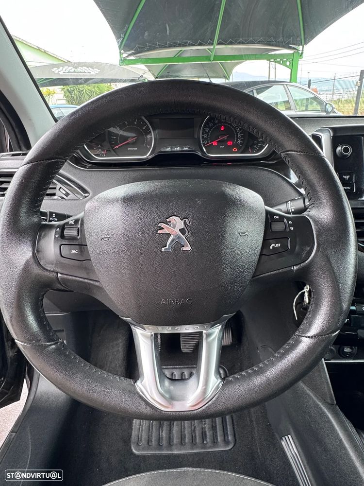 Peugeot 208 68 VTI Active - 11