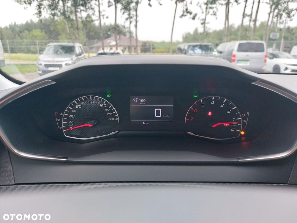 Peugeot 208 - 16