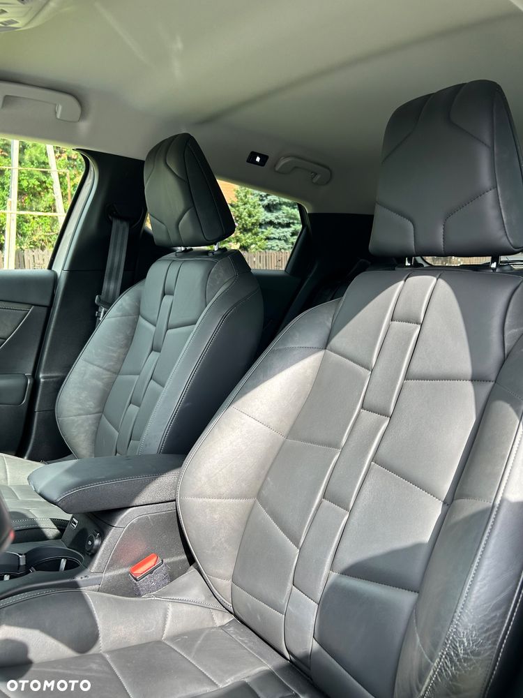 DS Automobiles DS 3 Crossback Crossback PERFORMANCE LINE + - 37