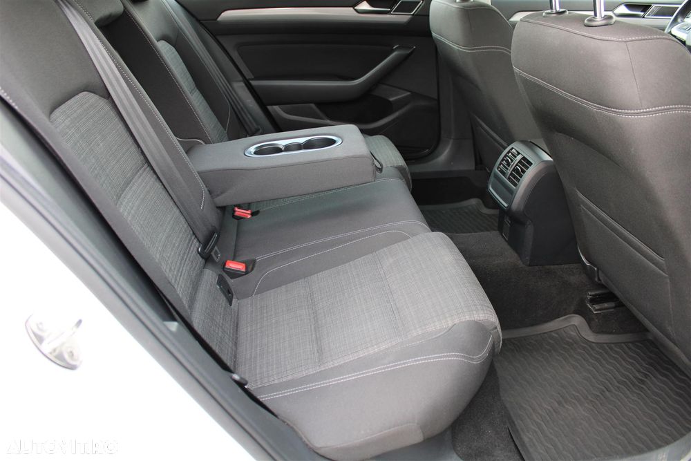 Volkswagen Passat 1.5 TSI ACT DSG Comfortline - 14