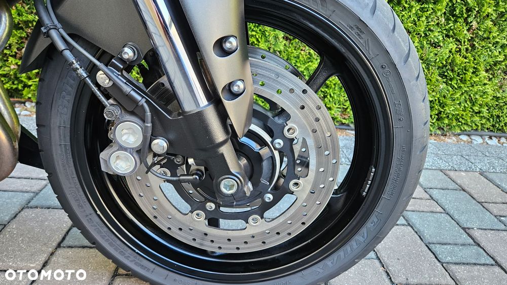 Yamaha FZ8 - 21