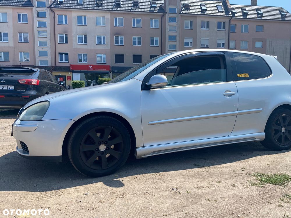 Volkswagen Golf 1.6 FSI Sportline - 2