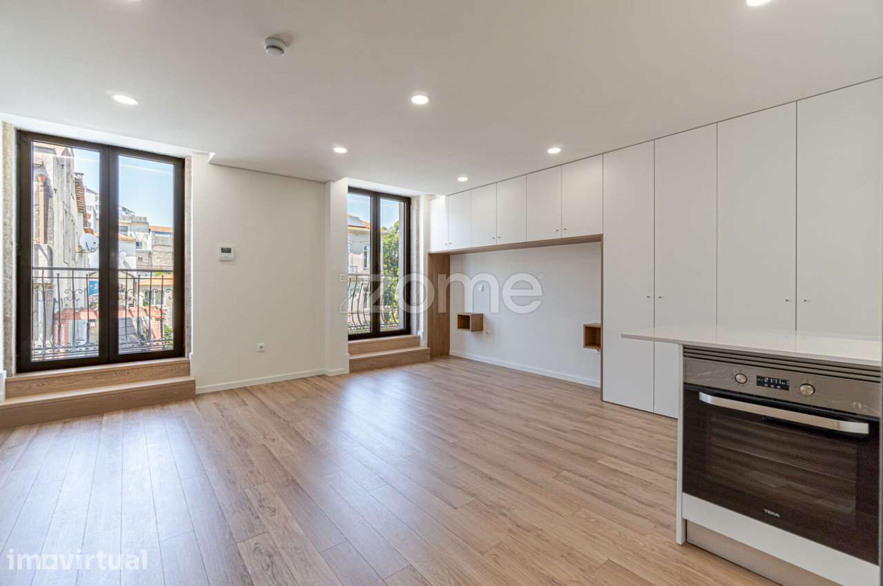 Apartamento T0 com Licença AL na Baixa do Porto - Grande imagem: 2/14