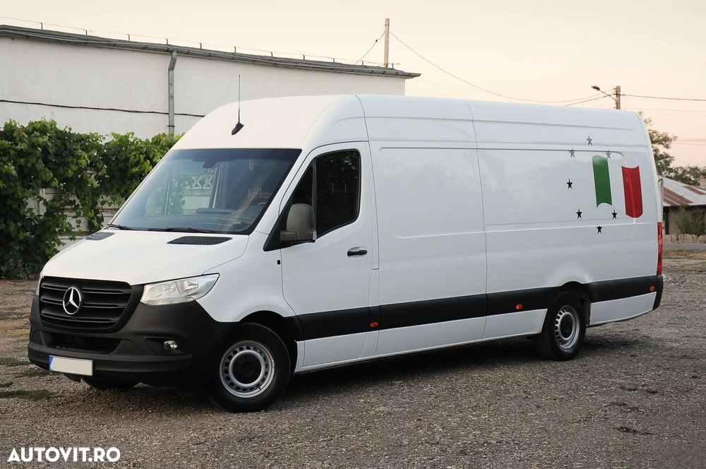 Mercedes-Benz Sprinter - 2
