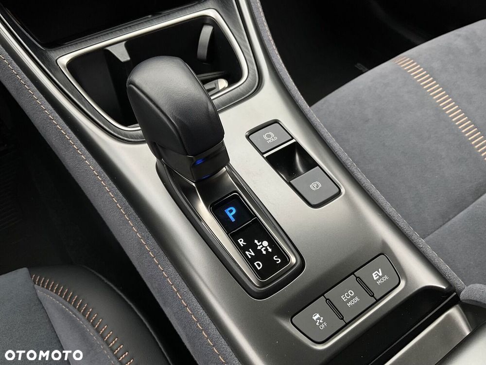 Lexus LBX 1.5 Hybrid Cool AWD - 28