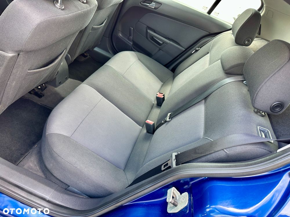 Opel Astra 1.6 NAVI - 20