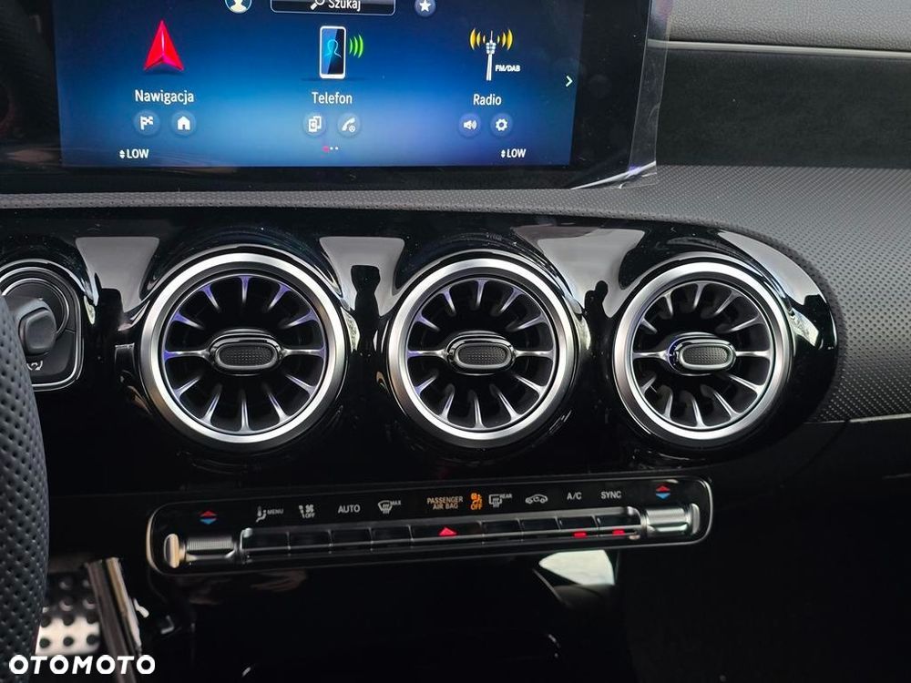 Mercedes-Benz Klasa A 200 AMG Line 7G-DCT - 17