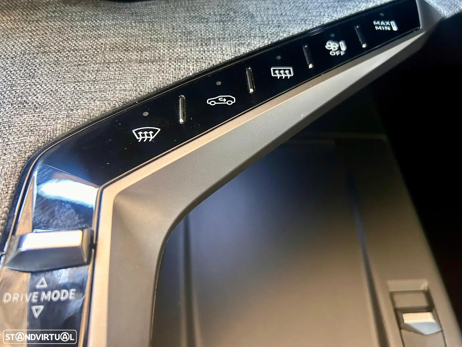 Peugeot 3008 1.2 Hybrid Allure e-DCS6 - 27