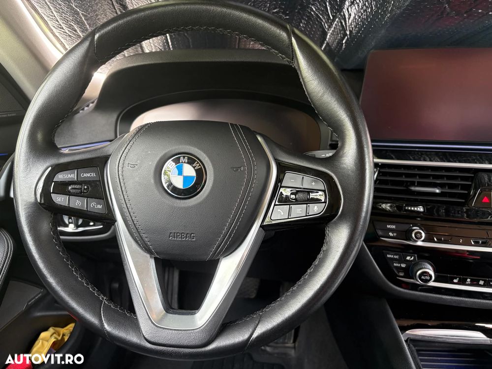 BMW Seria 5 520i AT MHEV - 6
